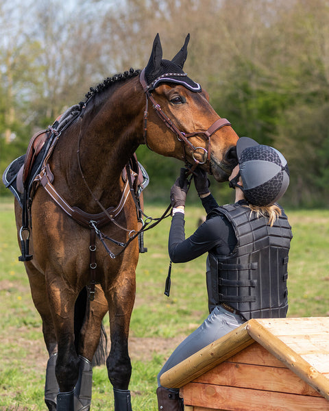 QHP Sedna Breastplate - EveryDay Equestrian